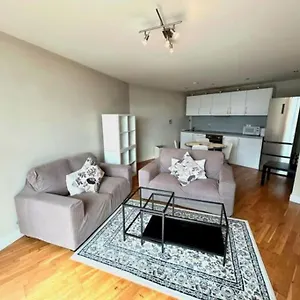  Apartment Centre Retreat